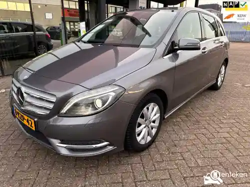 Mercedes-Benz B 180 2013