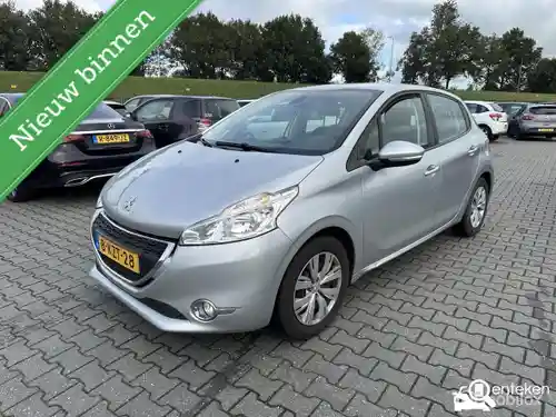Peugeot 208 1.2 PureTech 82 2013