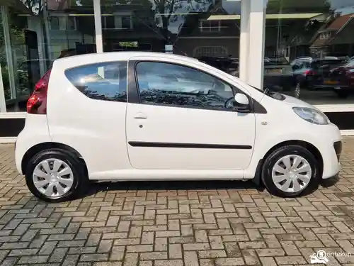 Peugeot 107 1.0 68 2013