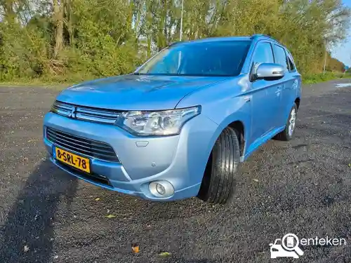 Mitsubishi Outlander 2.0 Plug-In Hybrid 2013