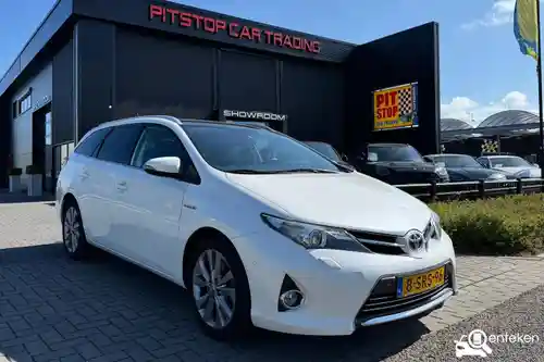 Toyota Auris Touring Sports 1.8 Hybrid 2013