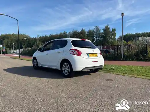 Peugeot 208 1.2 PureTech 82 2013