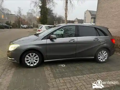 Mercedes-Benz B 180 2014
