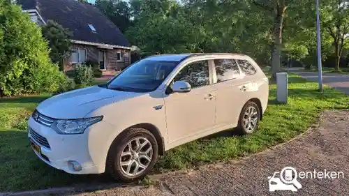 Mitsubishi Outlander 2.0 Plug-In Hybrid 2014