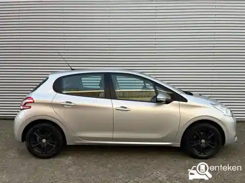 Peugeot 208 1.2 PureTech 82 2014