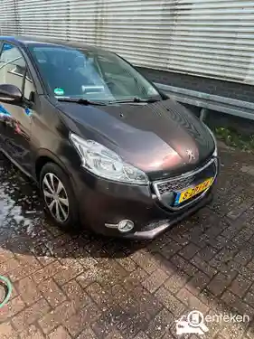 Peugeot 208 1.2 PureTech 82 2012