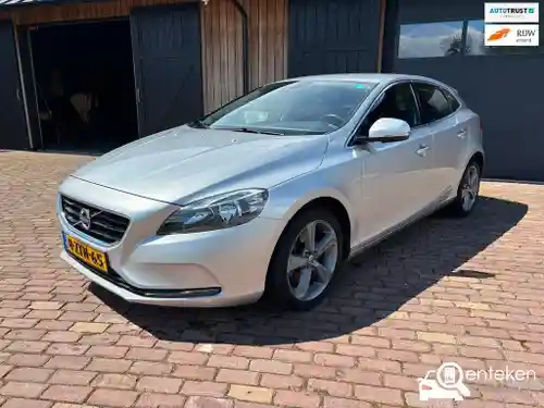 Volvo V40 T2 2015