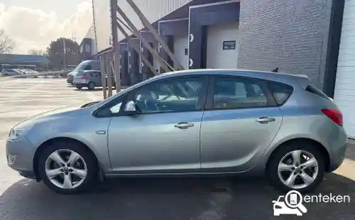 Opel Astra 1.6 2010
