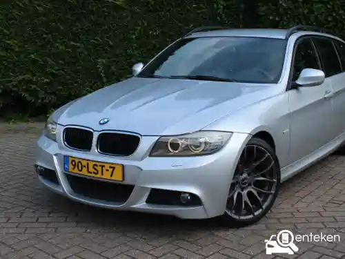 BMW 318i Touring 2010