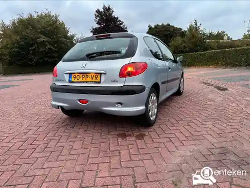 Peugeot 206 75 2004