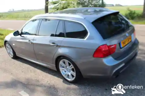 BMW 318i Touring 2012