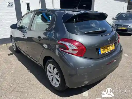 Peugeot 208 1.2 PureTech 82 2012