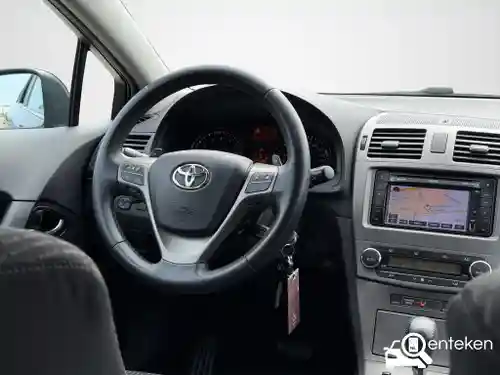Toyota Avensis 1.8 2011