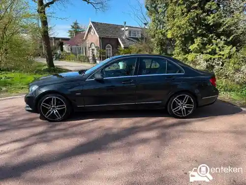 Mercedes-Benz C 220 CDI BlueEFFICIENCY 2012