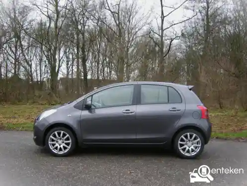 Toyota Yaris 1.3 2008