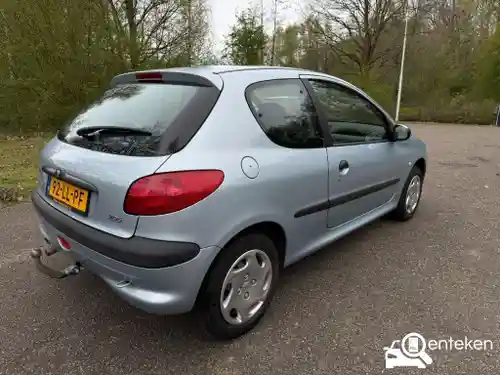 Peugeot 206 75 2003