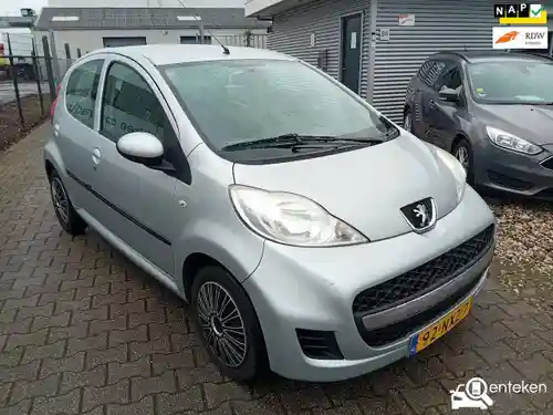 Peugeot 107 1.0 70 2011