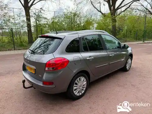 Renault Clio Grandtour TCe 100 2011