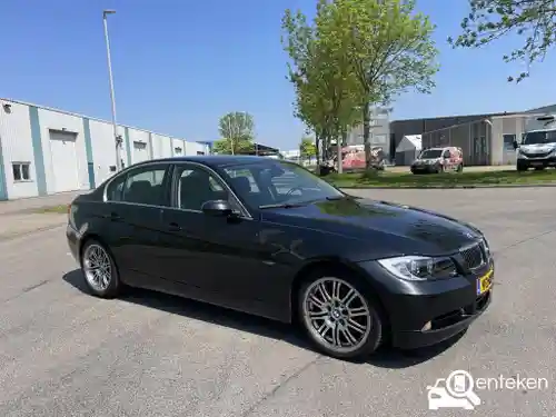 BMW 320i 2005
