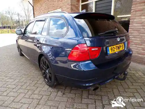 BMW 318i Touring 2012