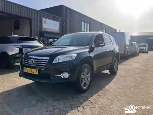 Toyota RAV4 2.0 2012