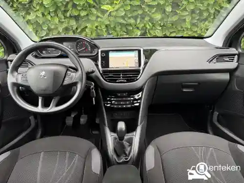 Peugeot 208 1.2 PureTech 82 2013