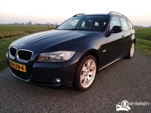 BMW 318i Touring 2010