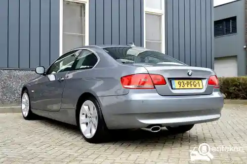 BMW 320i Coupé 2011