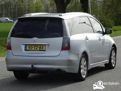 Mitsubishi Grandis 2.4 2007