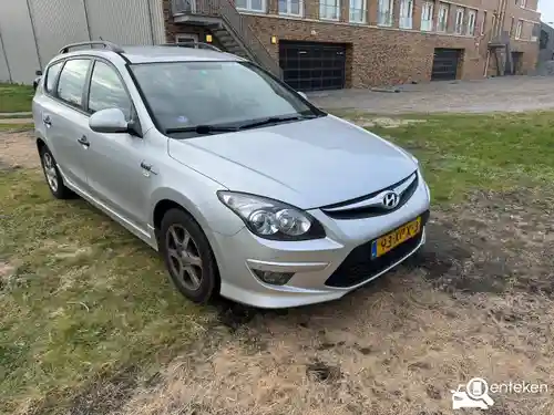 Hyundai i30 cw 1.4 blue 2012