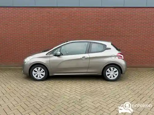 Peugeot 208 1.2 PureTech 82 2013