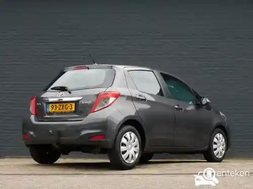 Toyota Yaris 1.0 2011