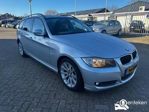 BMW 318i Touring 2010