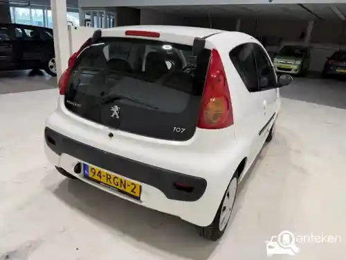Peugeot 107 1.0 70 2011