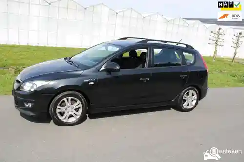 Hyundai i30 cw 1.4 blue 2011