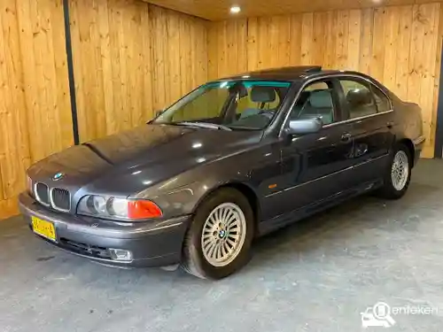 BMW 528i 1996