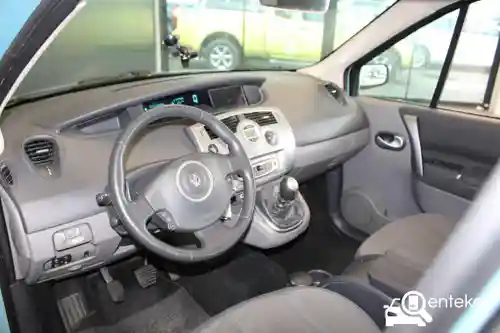Renault Grand Scénic 2.0 16V 2009