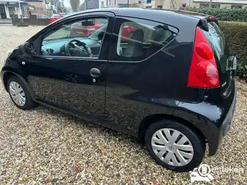 Peugeot 107 1.0 70 2011