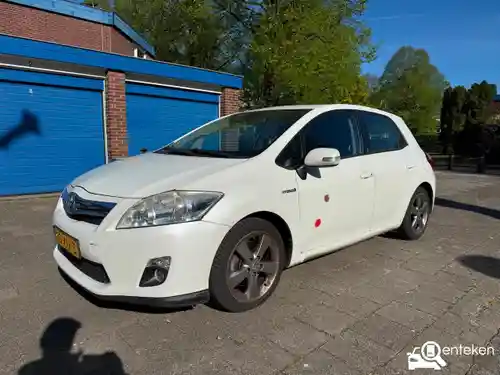 Toyota Auris 1.8 Hybrid 2012