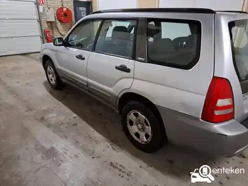 Subaru Forester 2.0X 2004