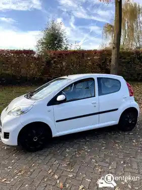Peugeot 107 1.0 70 2011