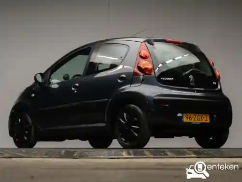 Peugeot 107 1.0 68 2012