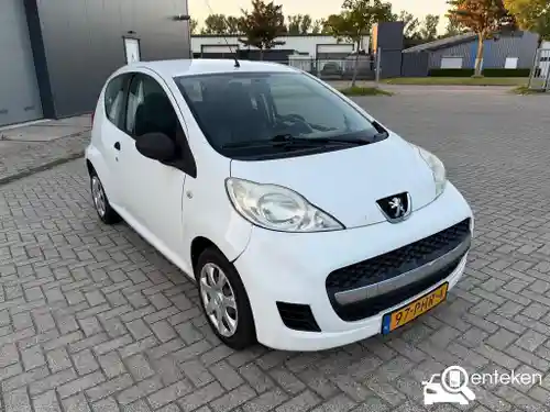 Peugeot 107 1.0 70 2011