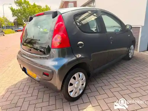 Peugeot 107 1.0 70 2011