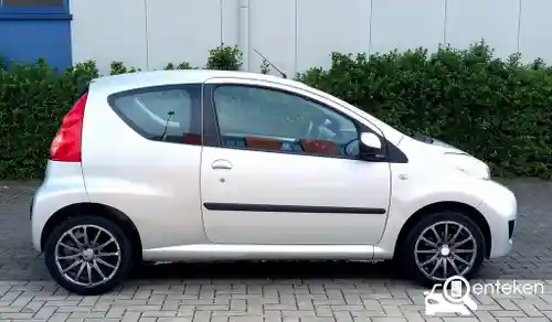 Peugeot 107 1.0 70 2012
