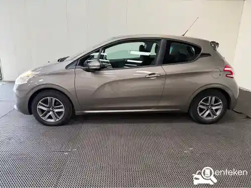 Peugeot 208 1.2 PureTech 82 2012