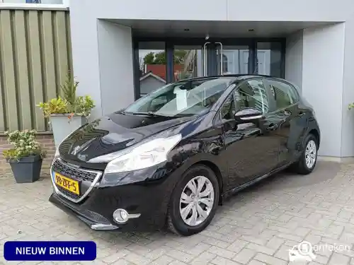 Peugeot 208 1.2 PureTech 82 2012
