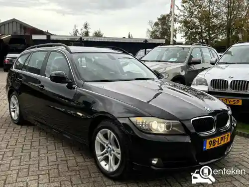 BMW 318i Touring 2010
