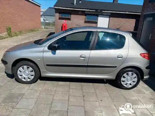 Peugeot 206 75 2004