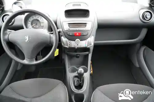 Peugeot 107 1.0 70 2011